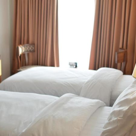 Esquire Hotels & Apartments Rawalpindi Bagian luar foto