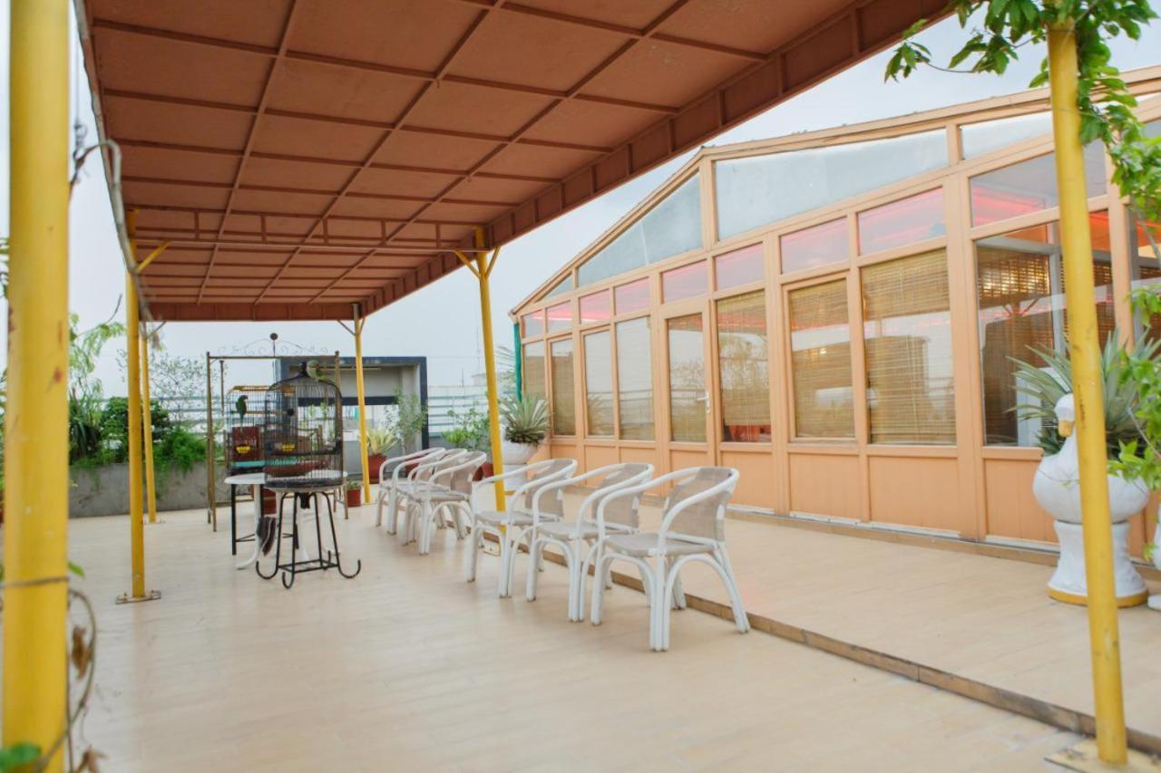 Esquire Hotels & Apartments Rawalpindi Bagian luar foto