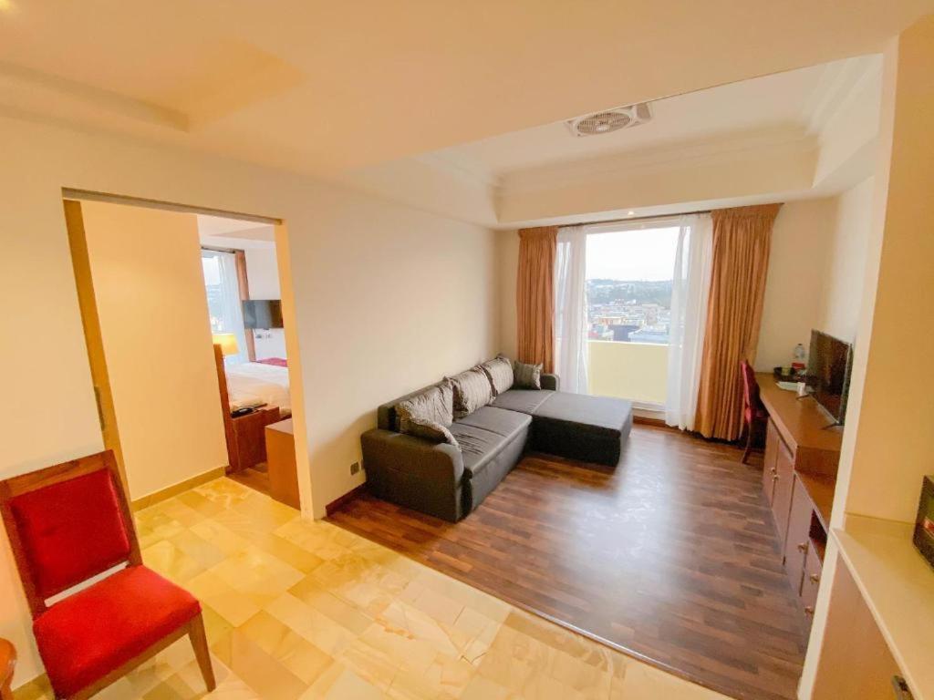 Esquire Hotels & Apartments Rawalpindi Bagian luar foto