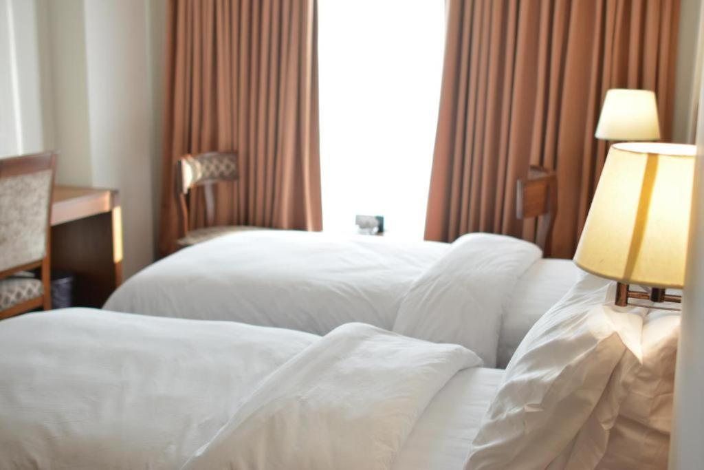 Esquire Hotels & Apartments Rawalpindi Bagian luar foto