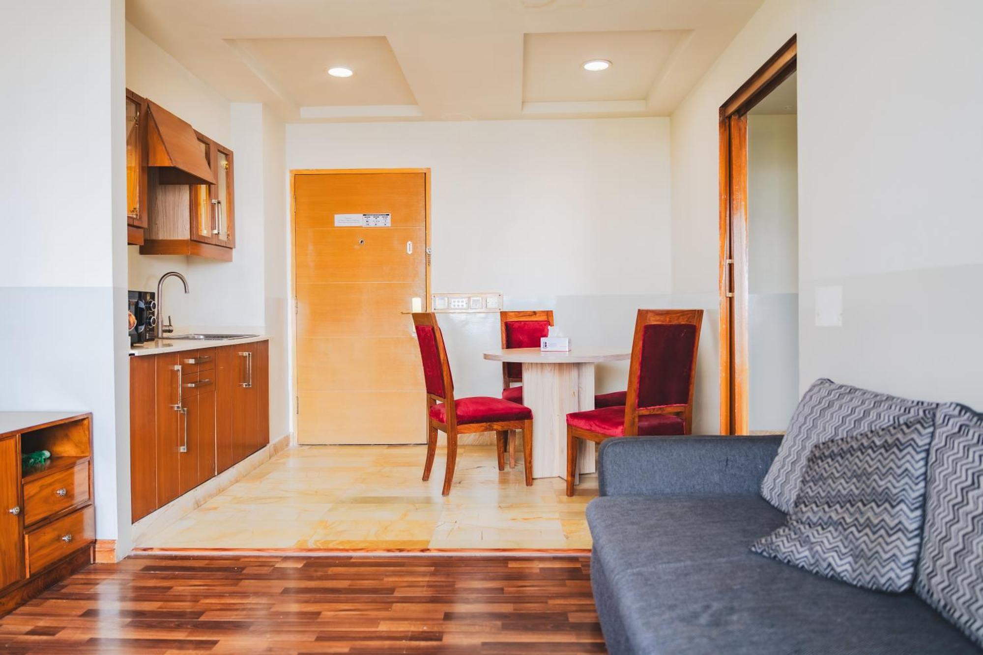 Esquire Hotels & Apartments Rawalpindi Bagian luar foto
