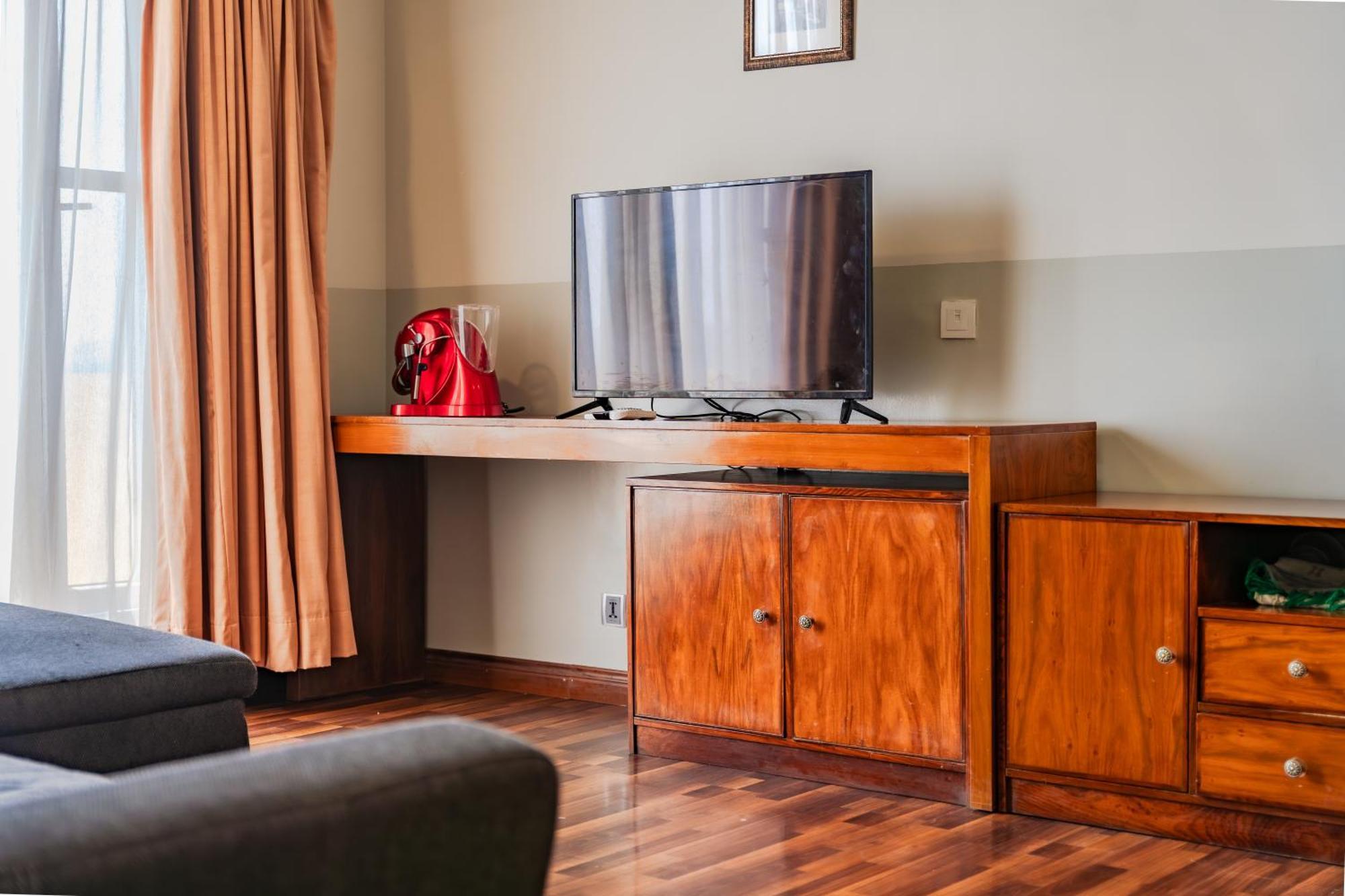 Esquire Hotels & Apartments Rawalpindi Bagian luar foto